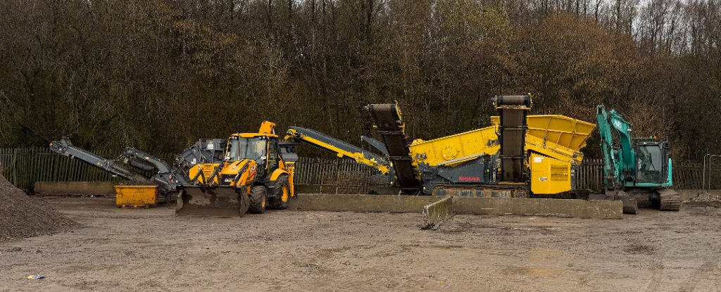 Rubblemaster RM70 mobile impact crusher and Keestrack K4 screener hired across South Wales for on-site material processing