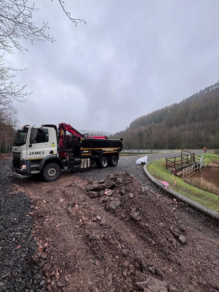 Multi-Grab Fleet Operation - James Grab and Tipper Hire, South Wales