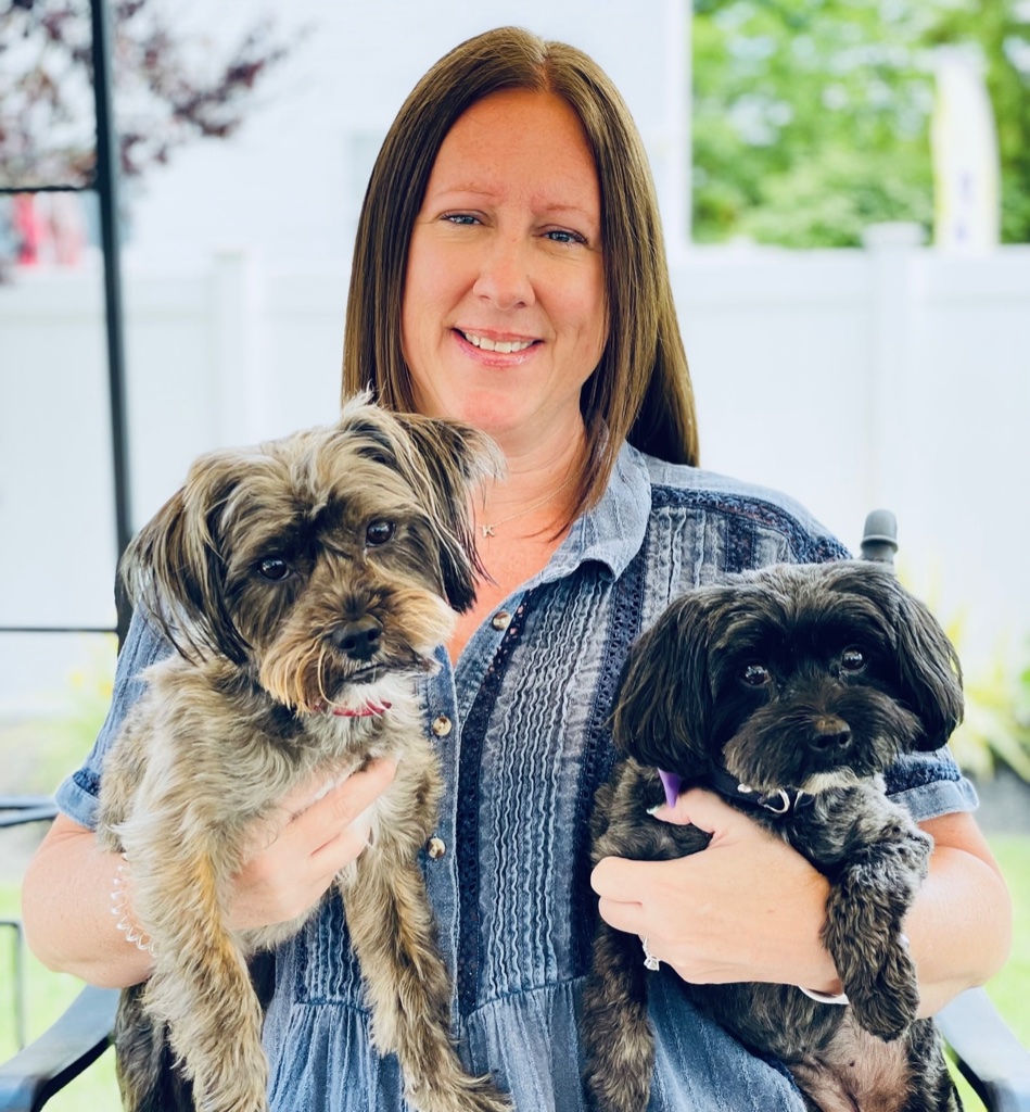 Kristin Volastro - Independent pawTree petPro and founder of Empty Nest Dog Mom, specializing in holistic pet nutrition and wellness with over 20 years of experience