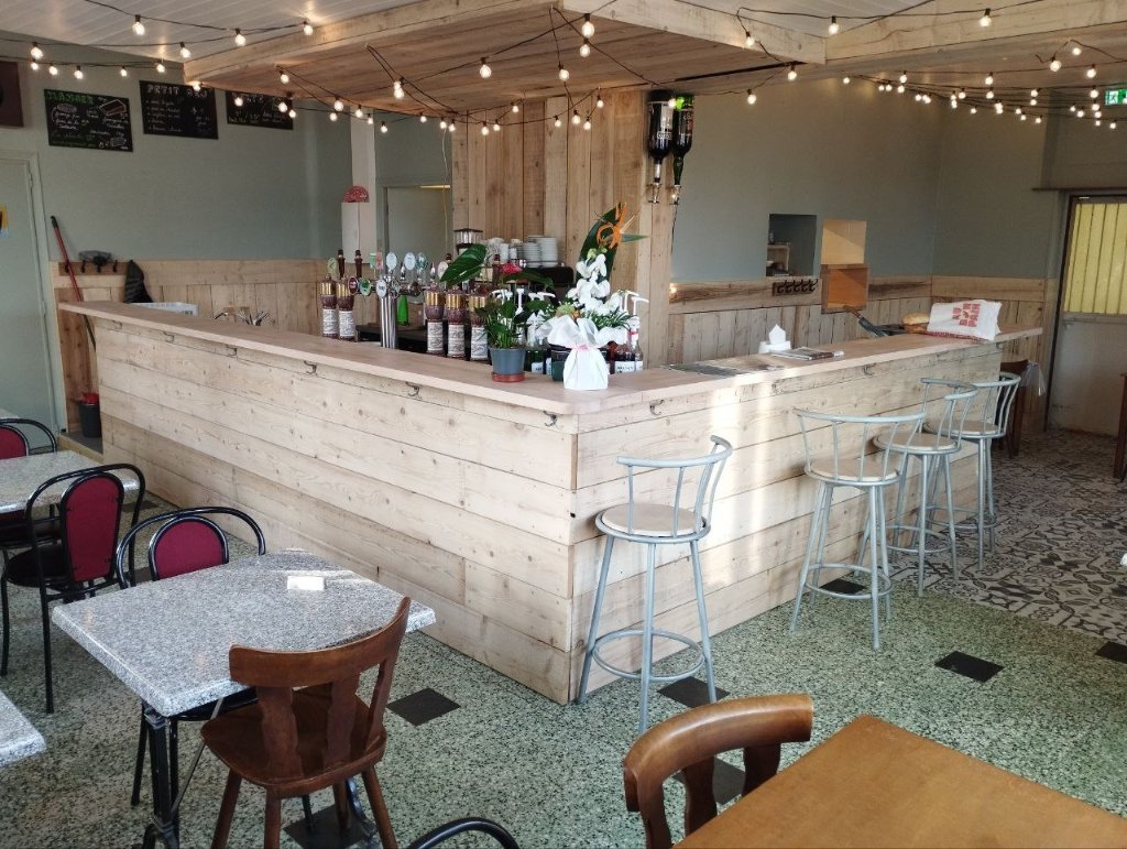 Intérieur de la Brasserie du Port