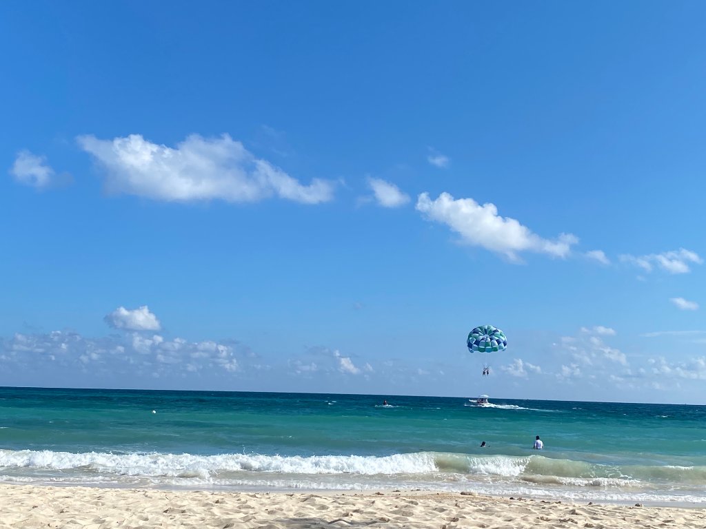 Cancún beach activities