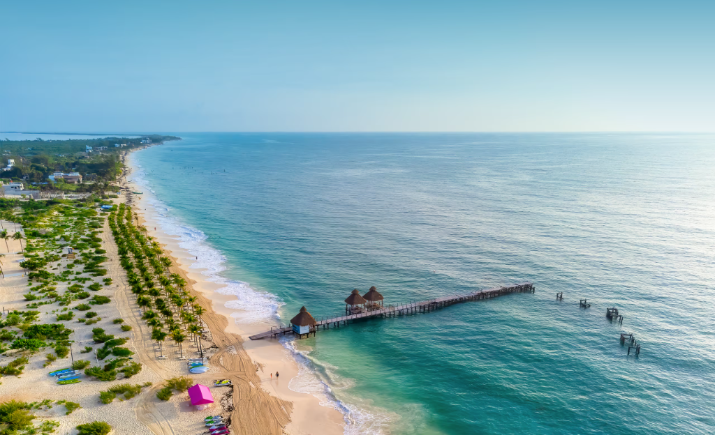 Cancún beach at sunset