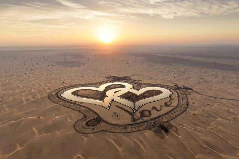 Dubai Love Lakes