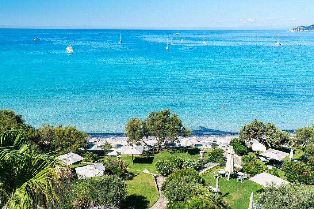 Stella Maris Hotel slide 1