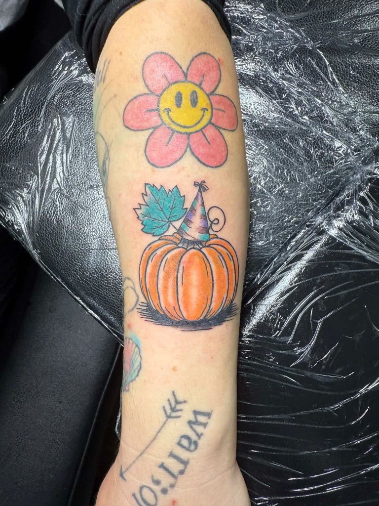 Flower and pumpkin sleeve