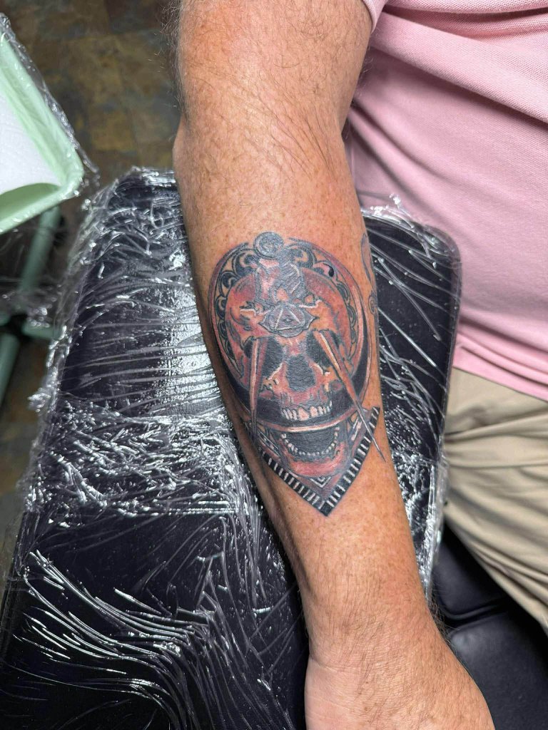 Skull and hourglass