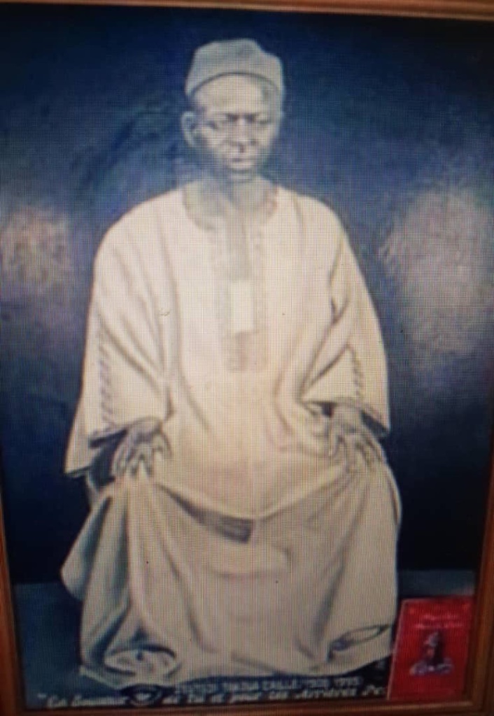 Papa Caillé en tenue traditionnelle