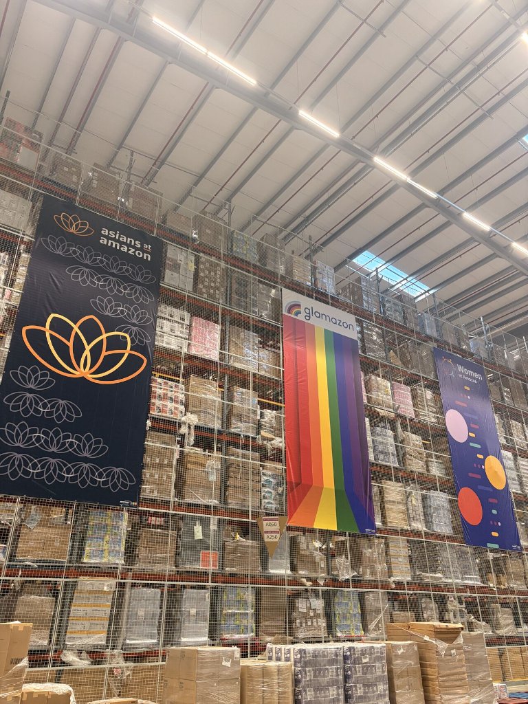 wall graphics for Amazon LBA2 Fulfillment Center (image 3)