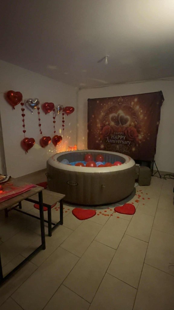 Location de spa à Troyes - Jacuzzi à domicile avec décoration romantique