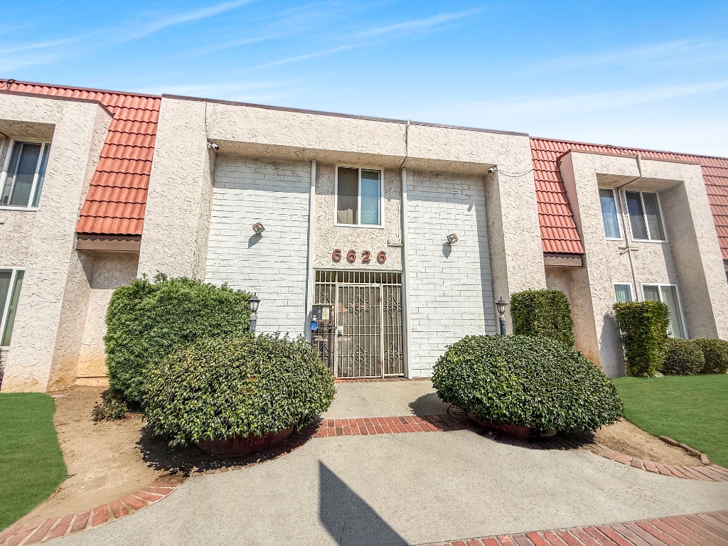 Pacific Rosemead Apartments - Front Entrance