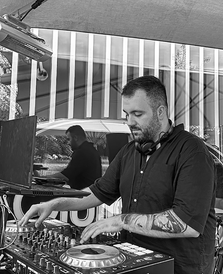 DJ Melcata in actie 1