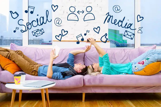 New Study Links Social Media Usage to Relationship Dynamics