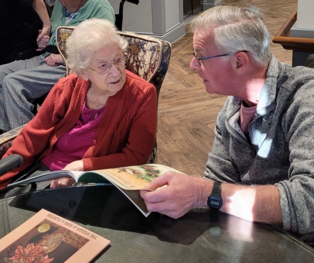 Connecting generations through shared reading - Dementia-inclusive books for family caregivers and residential care