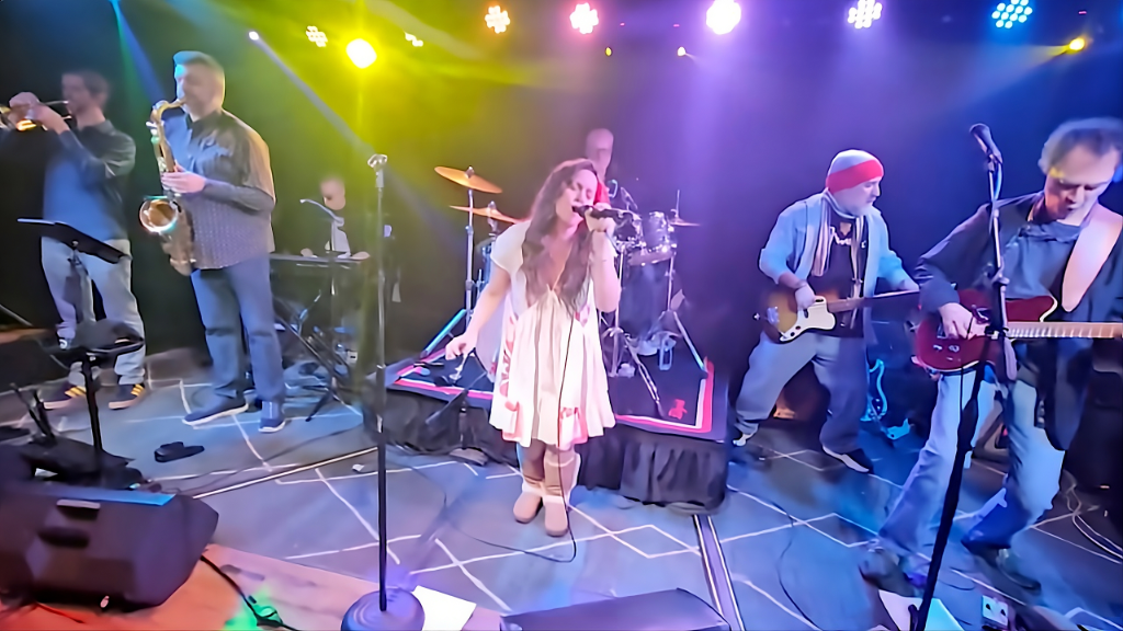 The Juicy Grapes Live 2