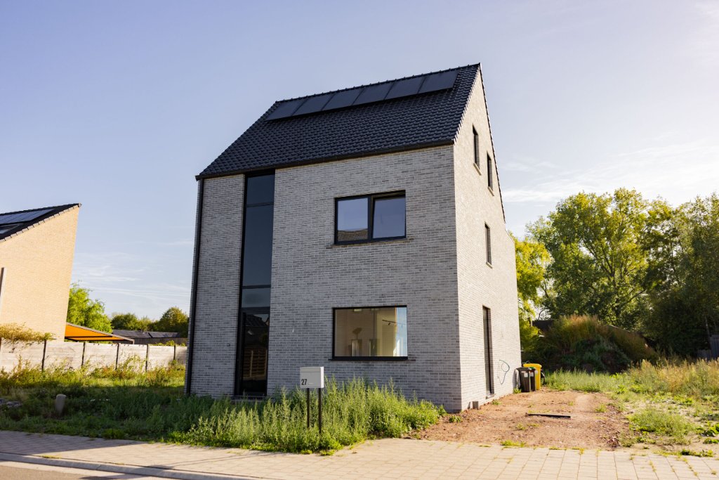Moderne halfopen eengezinswoning