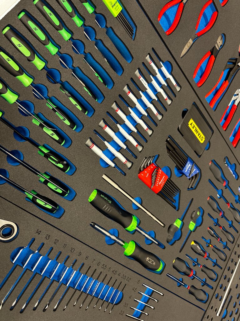 Multi-color foam tool drawer with precision layout