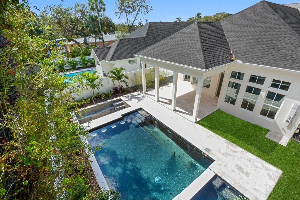 Tropical Retreat - 5