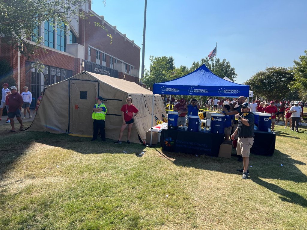 OU Football volunteer work 3