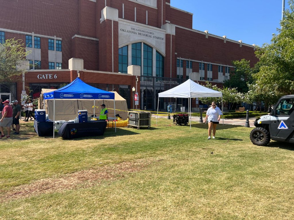 OU Football volunteer work 5