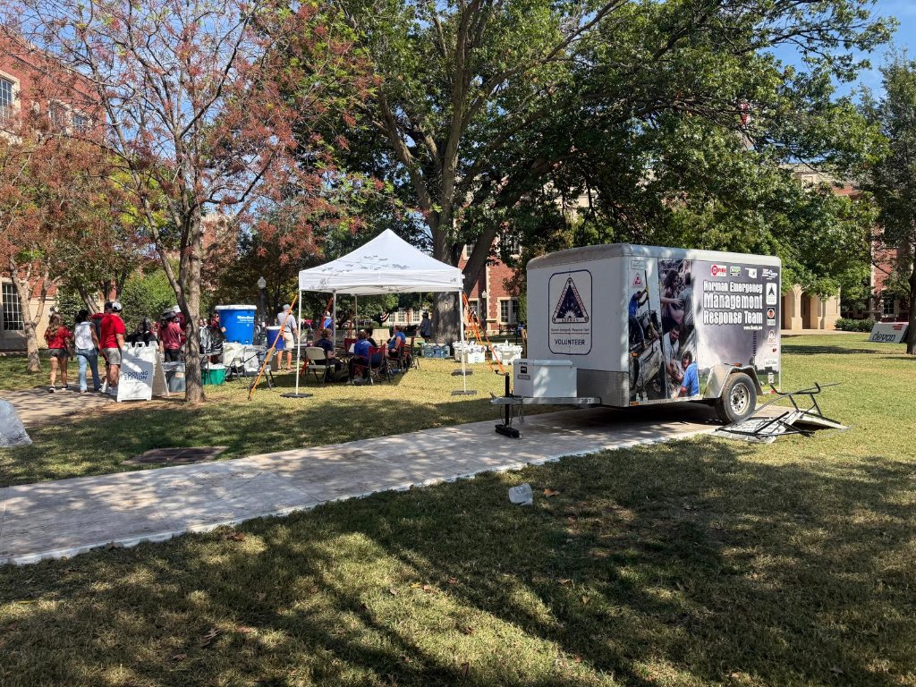 OU Football volunteer work 17