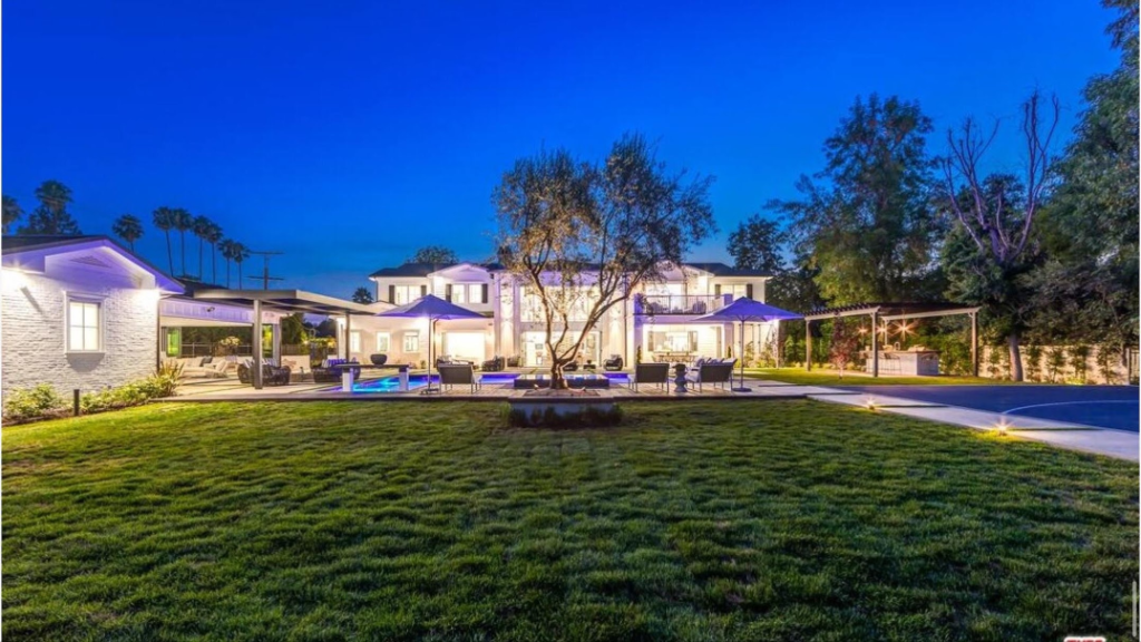 Modern Estate — exterior lighting project in Rockwall, TX by Rockwall Remodeling