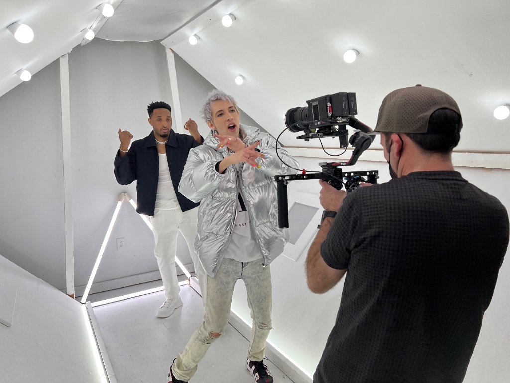 Behind the scenes 7