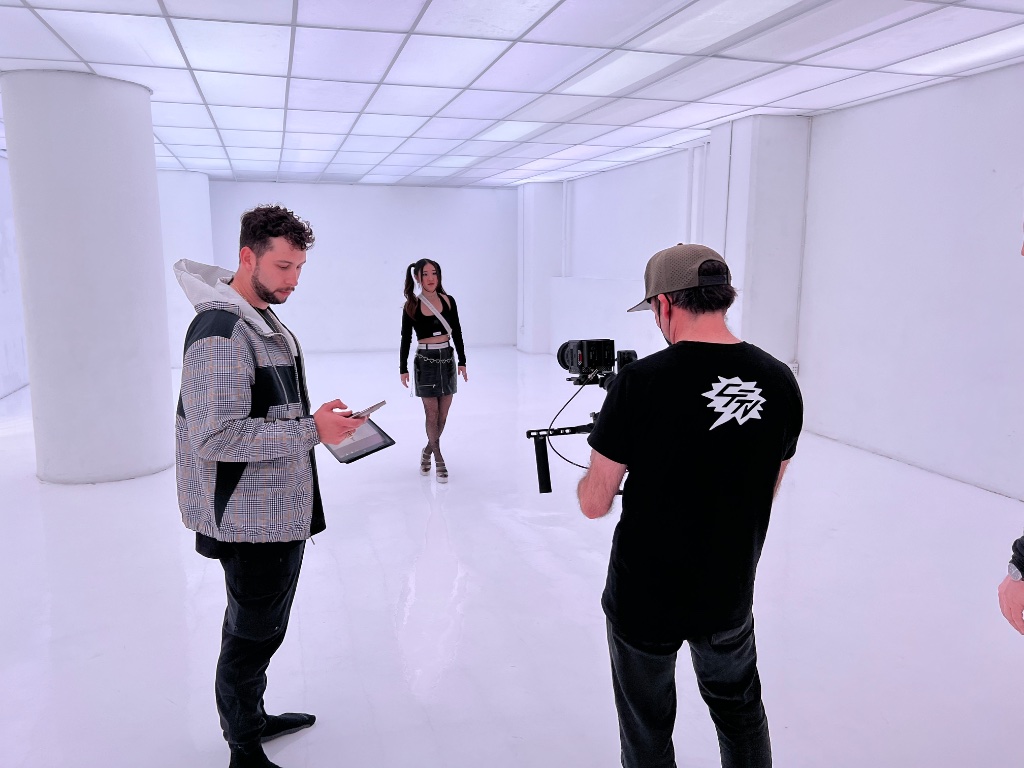 Behind the scenes 6
