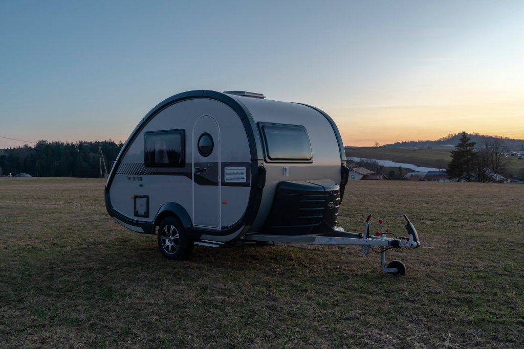 T@B caravan zonsondergang