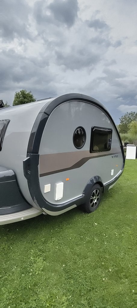 T@B caravan zijkant