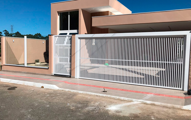 Portão de ferro sob medida em Maringá - Metalúrgica Forja