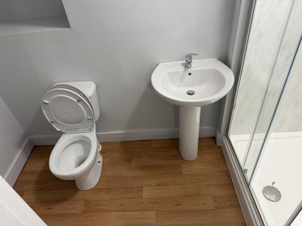Walter Road — Shower room with WC & basin