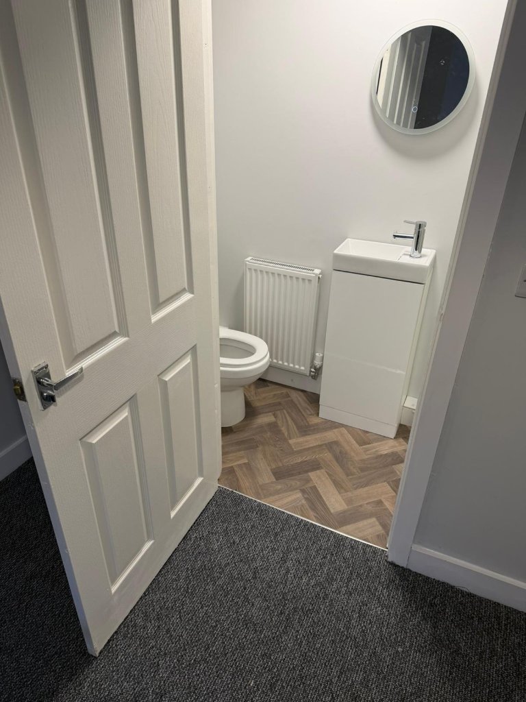 Walter Road — WC & cloakroom