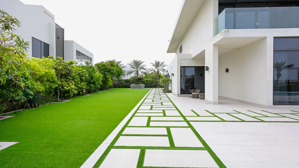 Modern Villa Garden