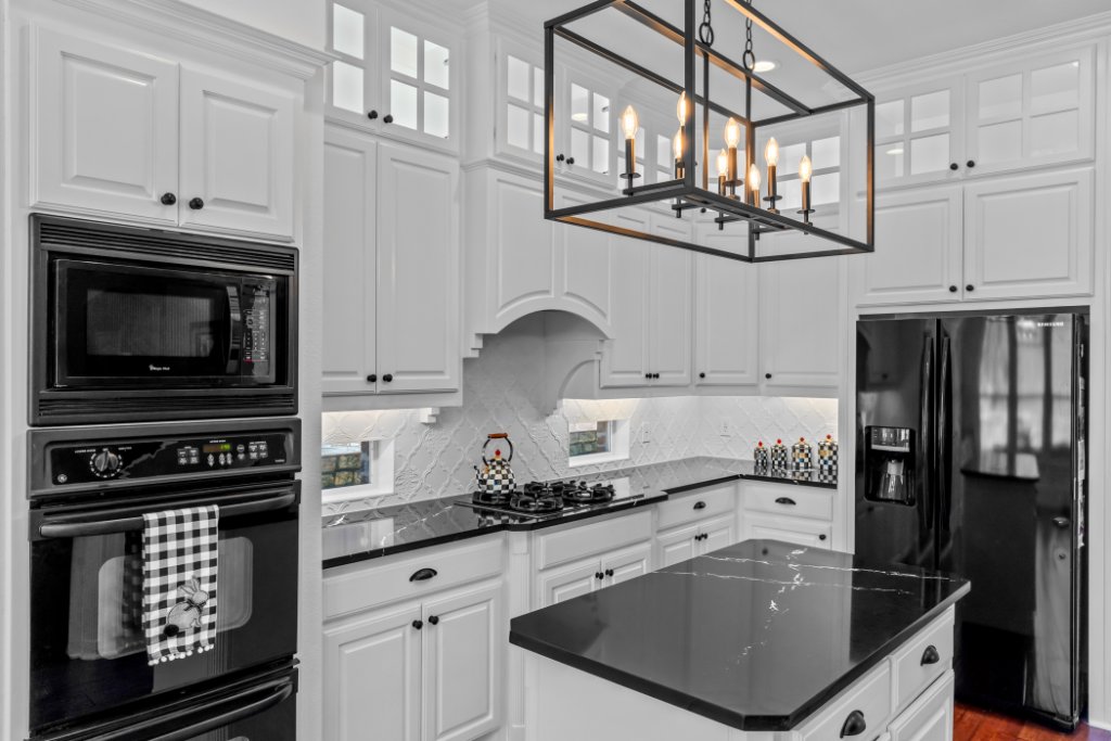 Green Oaks — Kitchen Remodel & Multi-Room Refresh