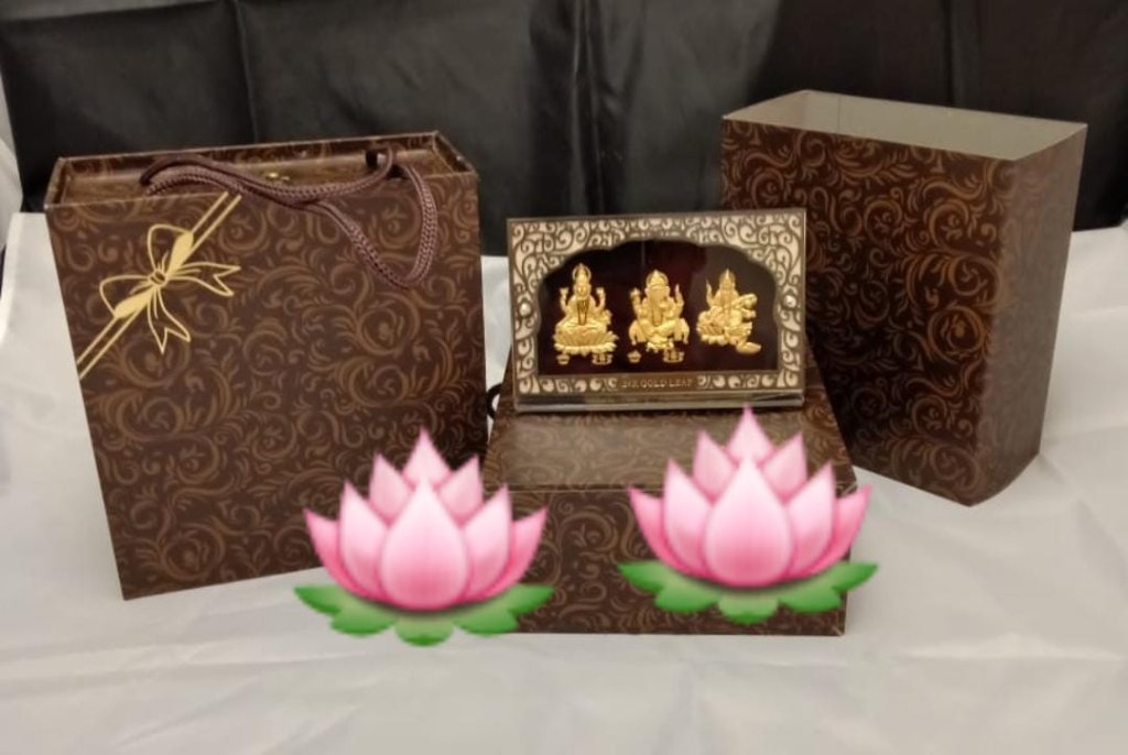 Gold leaf stand LGS