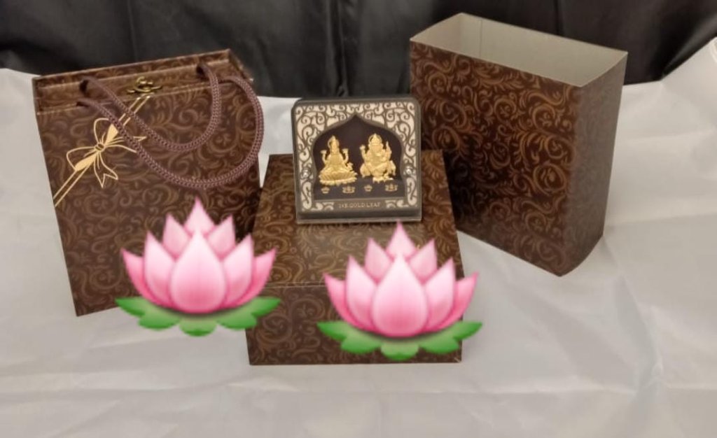 Gold leaf lakshmi ganesh stand