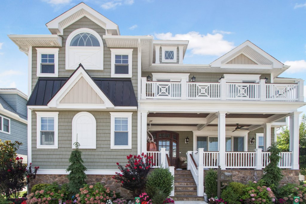 8 S 36th Ave — completed custom home built by Oasis Property Group