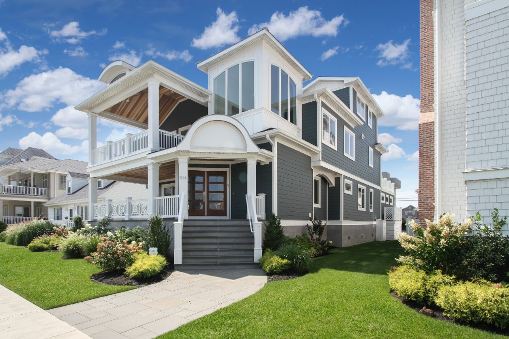 104 S 23rd Ave — completed custom home built by Oasis Property Group
