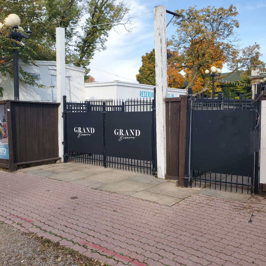 Grand Bizarre - Entry Gate Signage