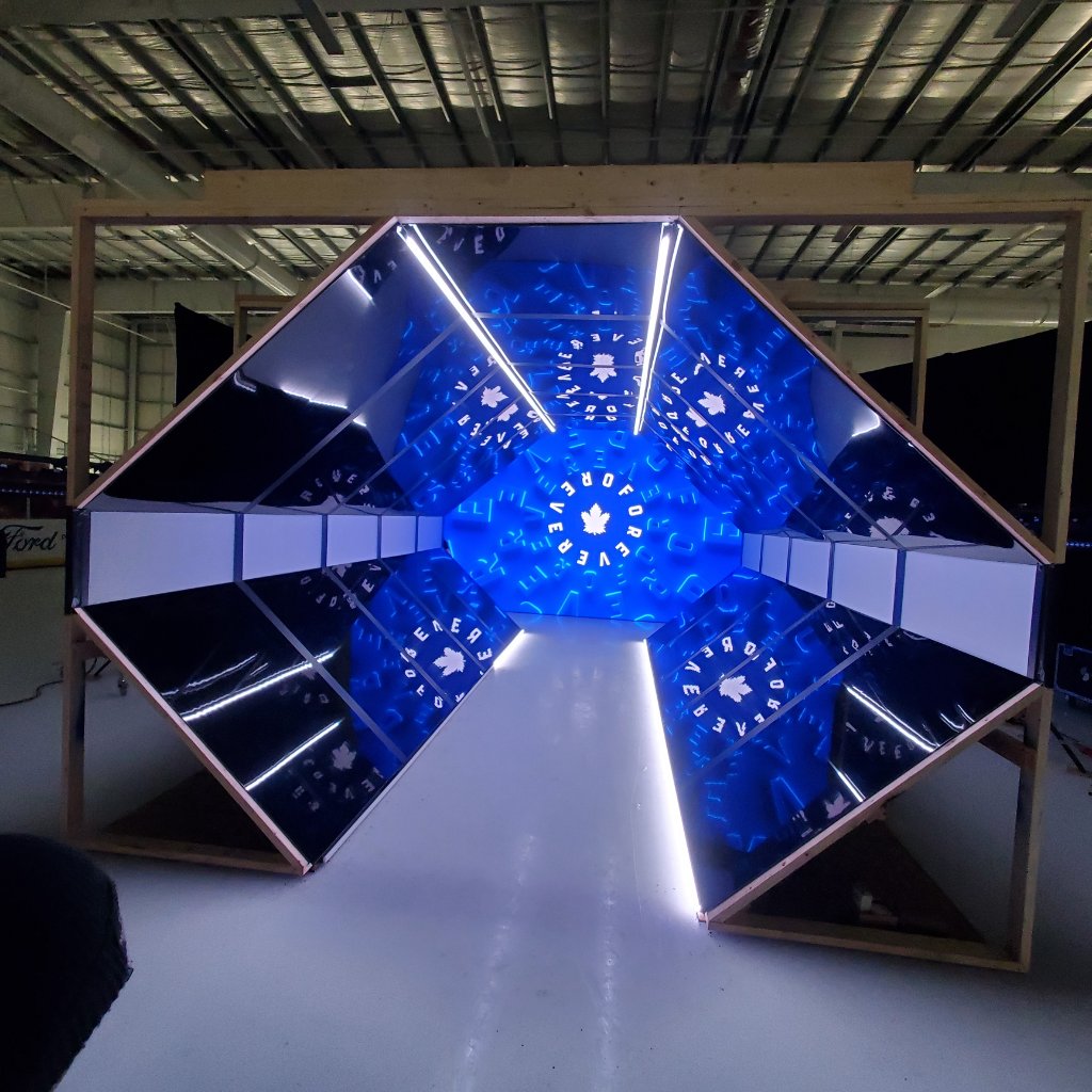 Toronto Maple Leafs - Mirror Tunnel Front
