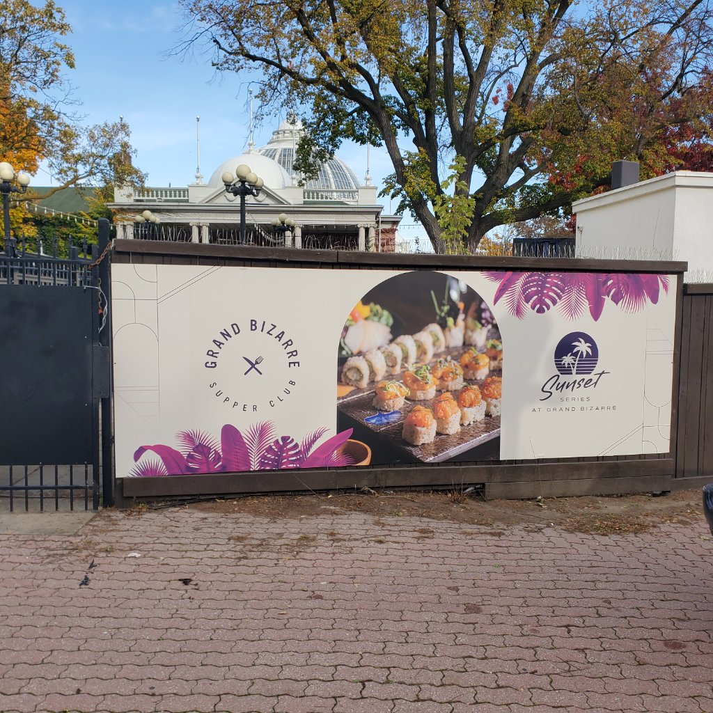 Seamless large-format panels