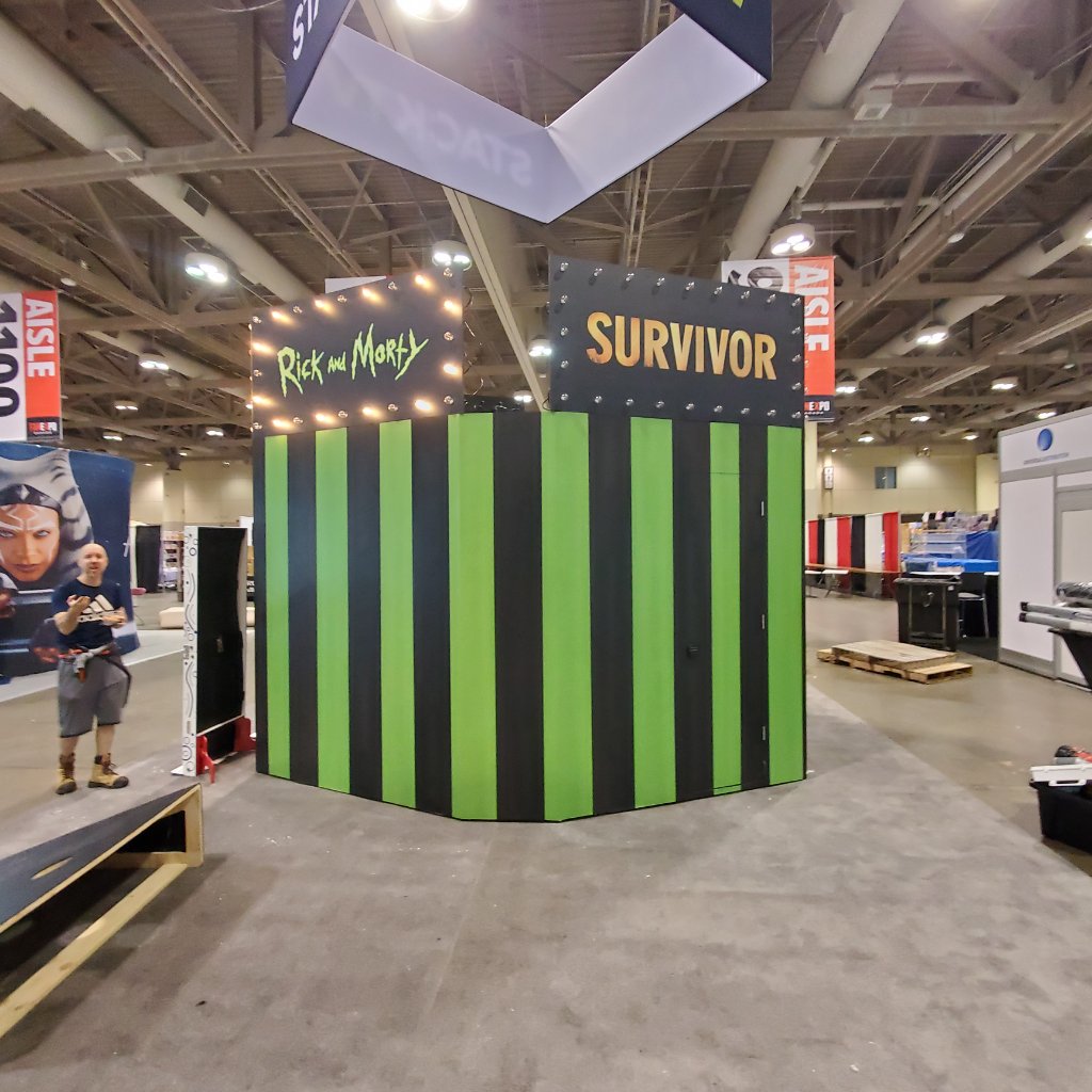 StackTV - Rick and Morty Survivor Booth