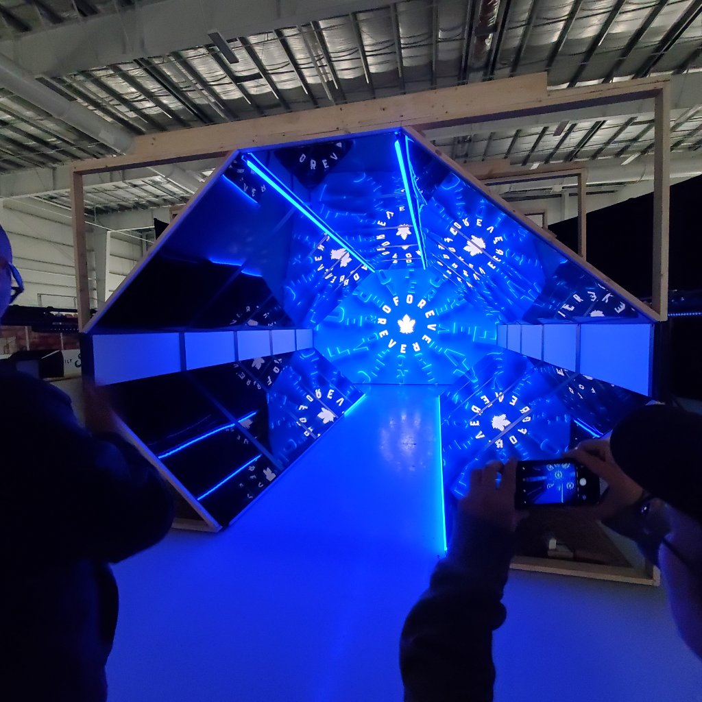 Toronto Maple Leafs - Infinity Mirror Tunnel
