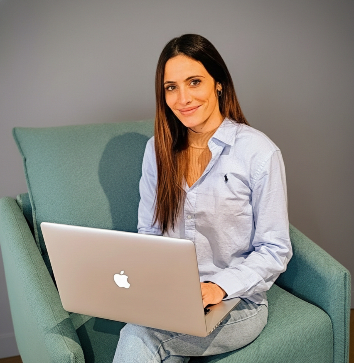PATRICIA ALVAREZ COMMUNITY MANAGER template preview