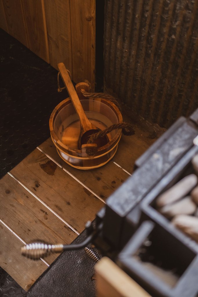Sauna temperature and humidity gauges