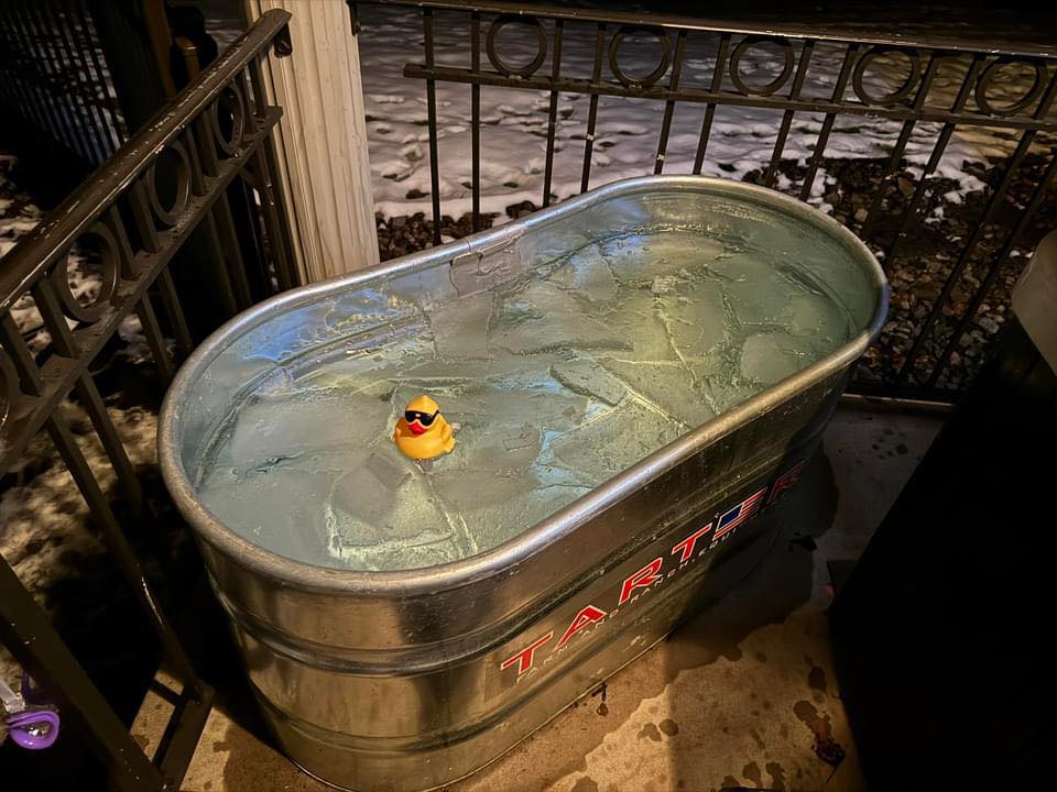 Cold plunge tub with ice water