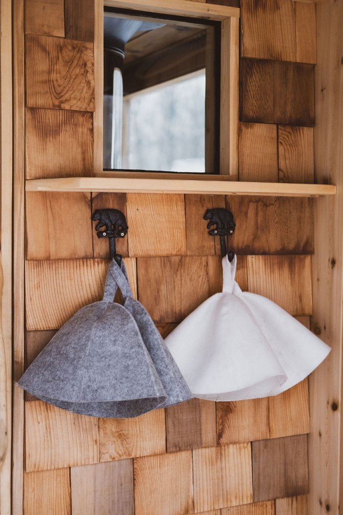 Sauna whisks and accessories