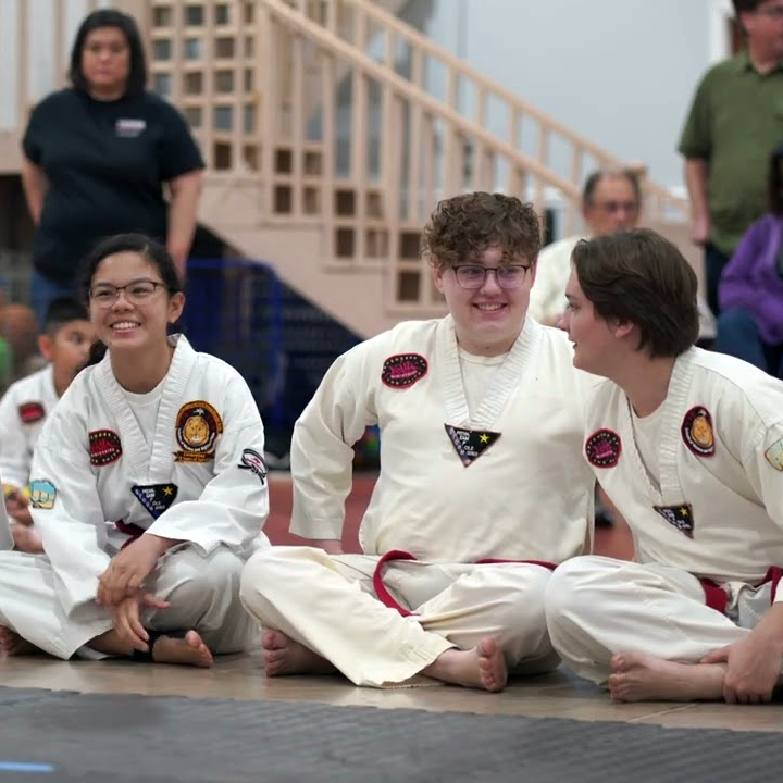 Yesha Taekwondo students training