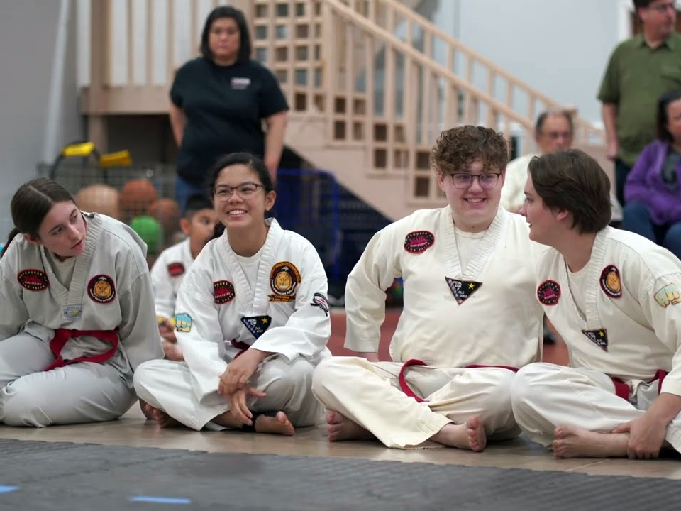 Yesha Taekwondo students training