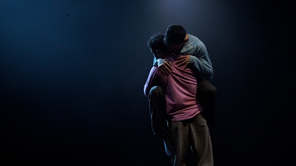 Caress them - Photo 1